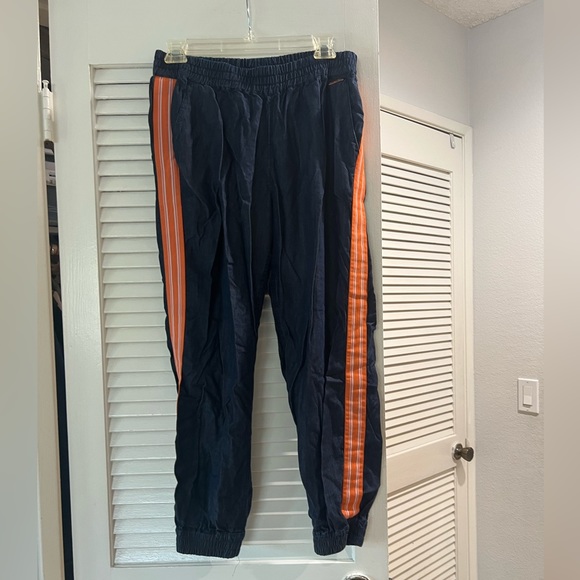 Sweaty Betty Twilight Sport 7/8 Length Chambray Side Stripe Joggers - Picture 4 of 9